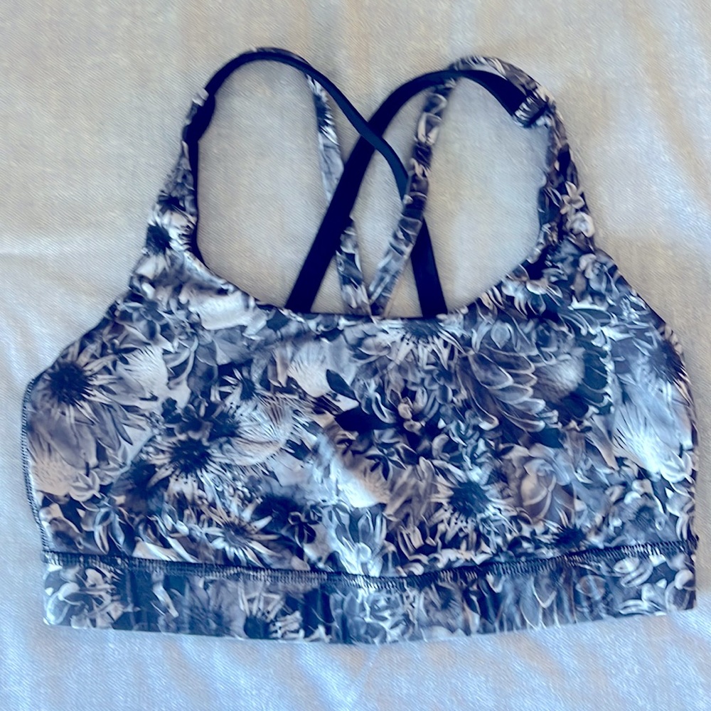 EUC Lululemon Sz 6 Energy Bra